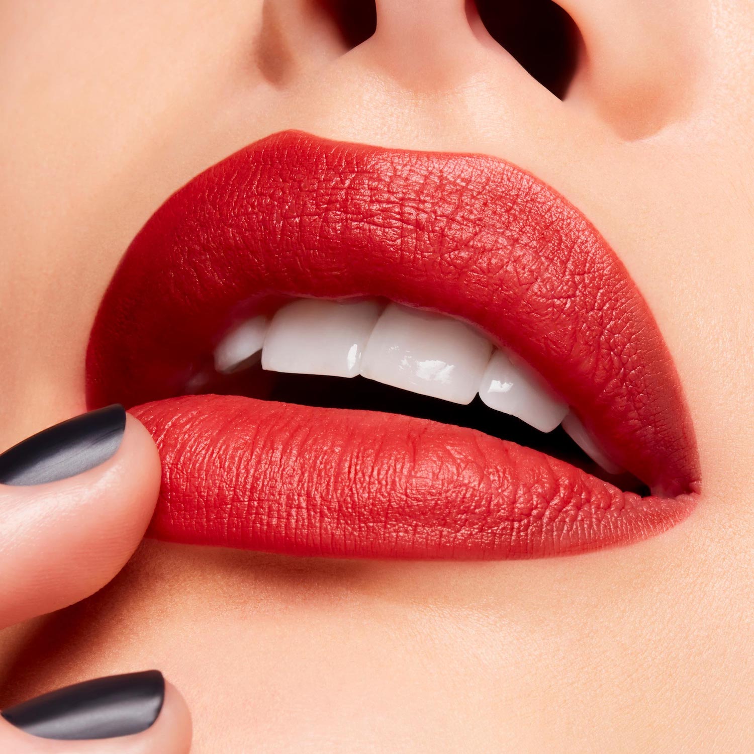 POWDER KISS VELVET BLUR SLIM STICK (BARRA PARA LABIOS)